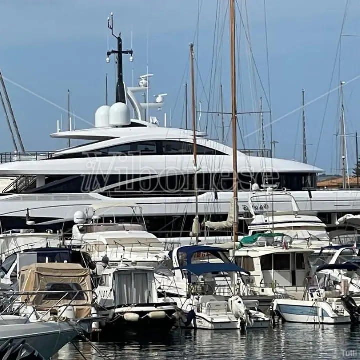 Il porto di Vibo Marina accoglie il superyacht \"Dyna R\" ma attende ancora gli interventi infrastrutturali