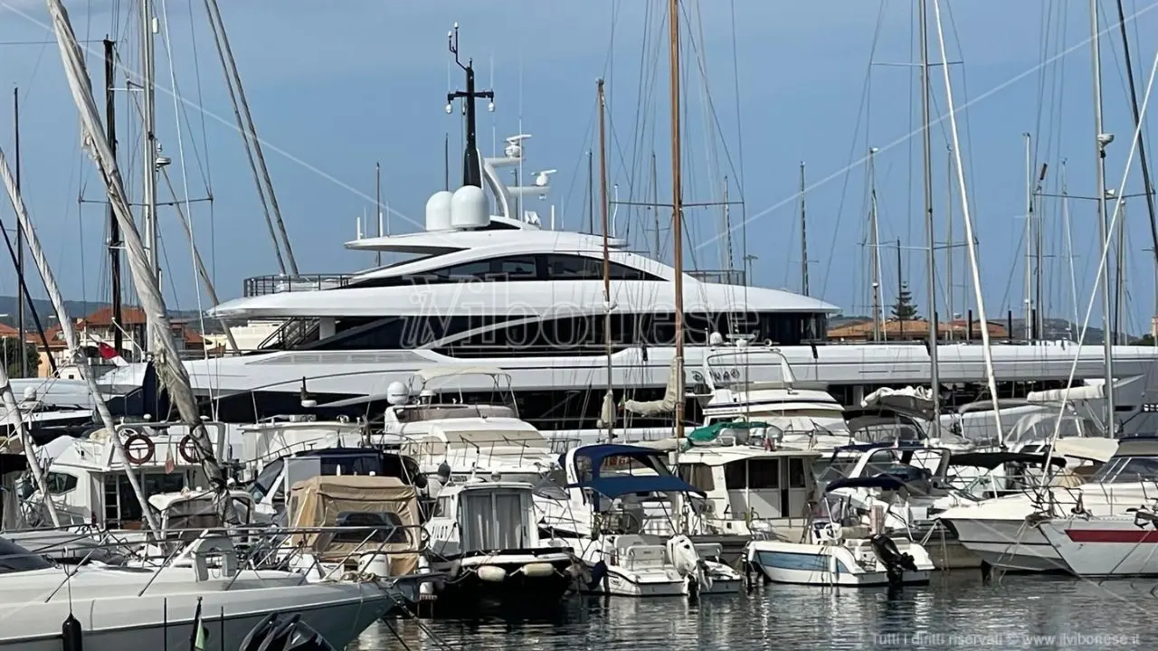 Il porto di Vibo Marina accoglie il superyacht \"Dyna R\" ma attende ancora gli interventi infrastrutturali
