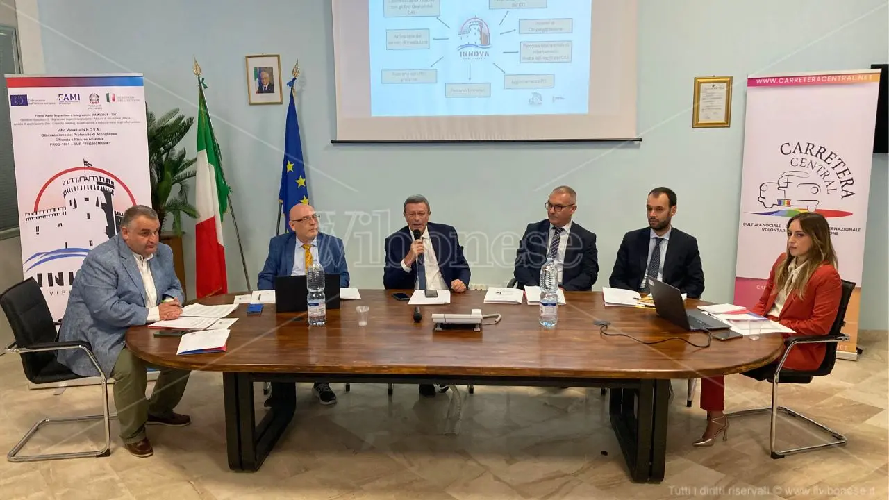 La Prefettura di Vibo Valentia potenzia l’accoglienza dei migranti con il progetto Innova: «Puntiamo a costruire una rete territoriale permanente» - VIDEO