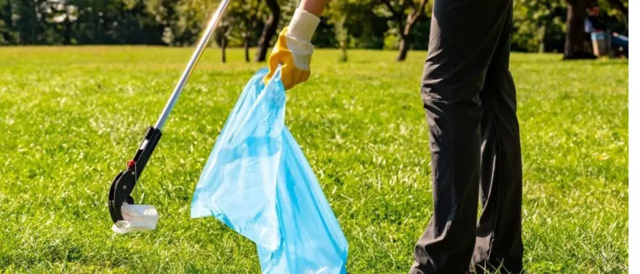 Friday for future, a Vibo gli studenti dei licei Morelli e Colao in campo per la pulizia di tre aree pubbliche della città