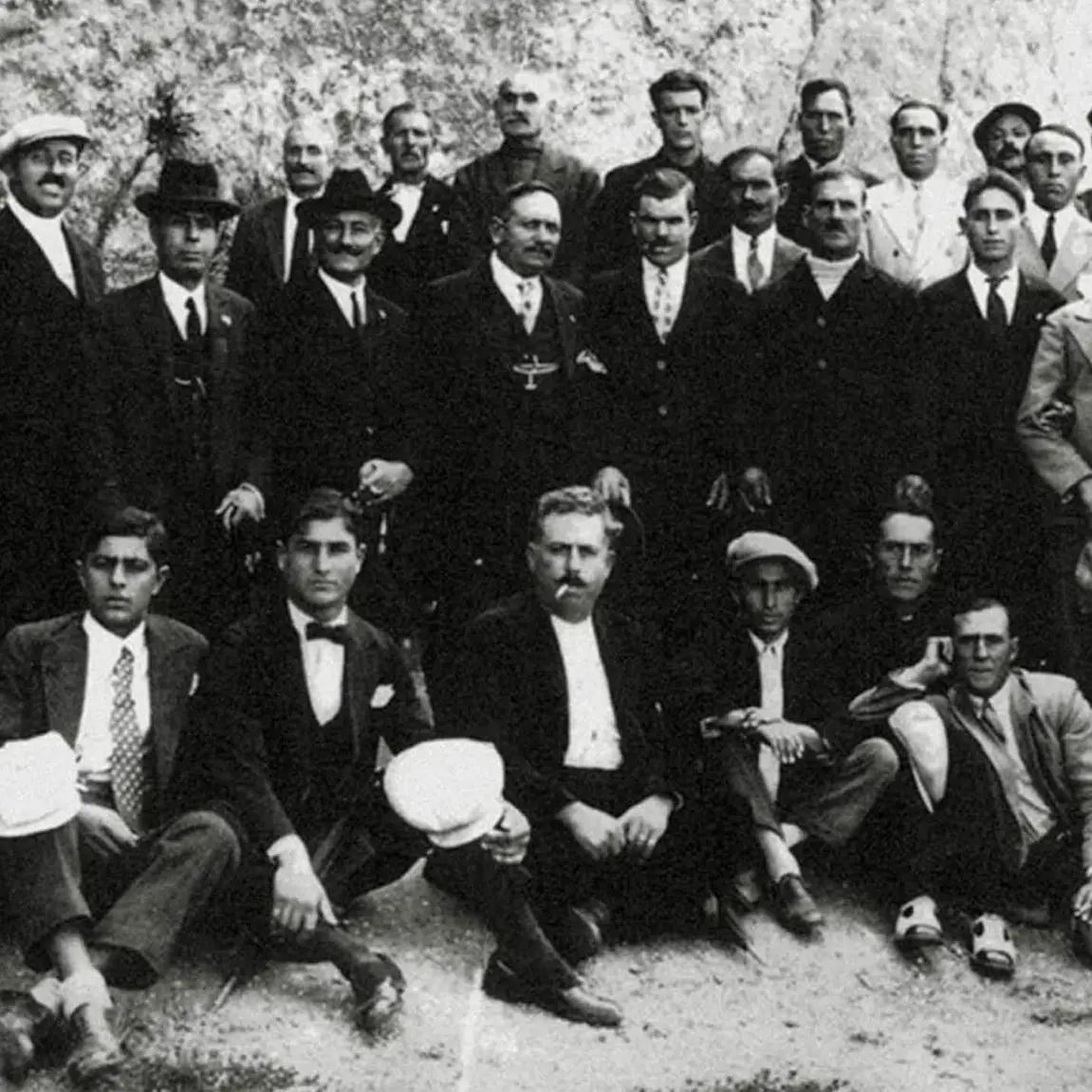 La “carovana” della Compagnia San Giorgio, una pagina di storia dello scalo di Vibo Marina riportata alla memoria dopo la demolizione della casa del portuale