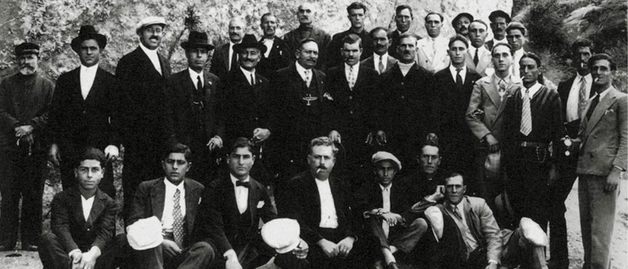 La “carovana” della Compagnia San Giorgio, una pagina di storia dello scalo di Vibo Marina riportata alla memoria dopo la demolizione della casa del portuale