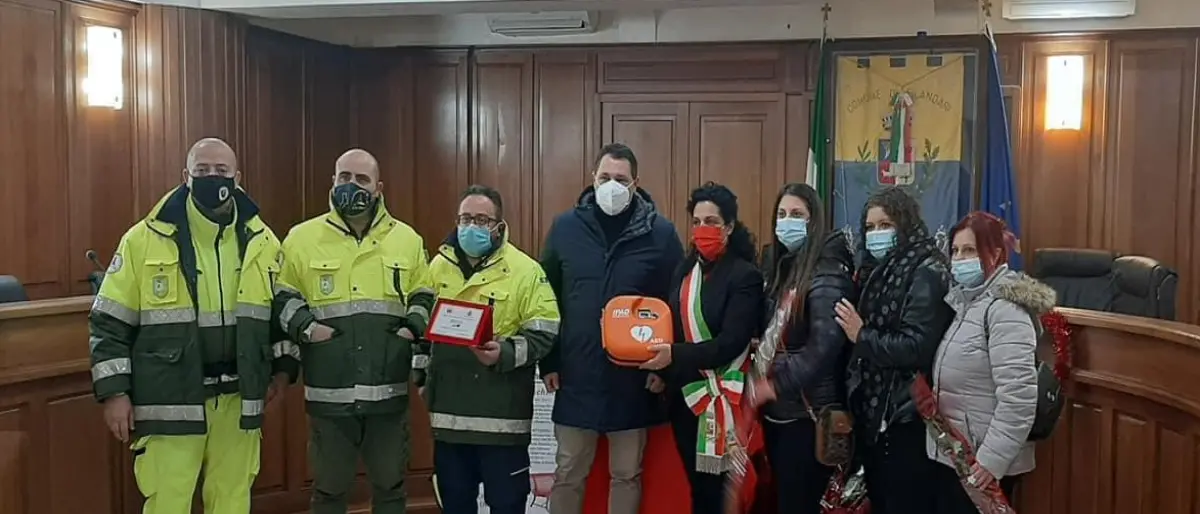 Filandari, la protezione civile dona un defibrillatore al Comune
