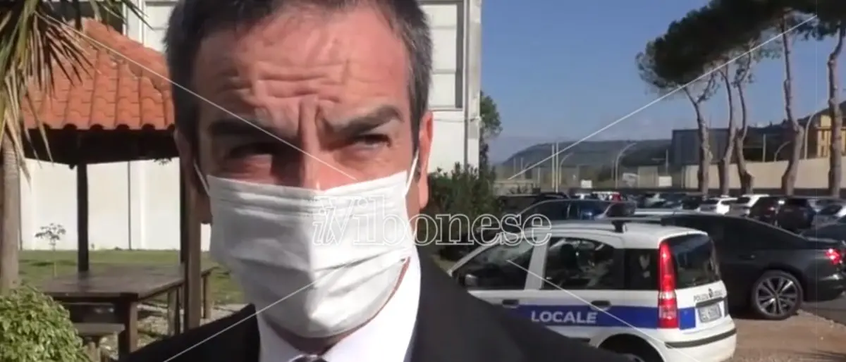 Frasi razziste dell’ultras del Vicenza contro Cosenza, Occhiuto: «Va punito con daspo e codice penale»