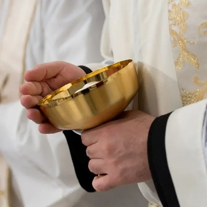 L’emergenza Covid nel Vibonese e quei sacerdoti no vax che predicano contro il vaccino