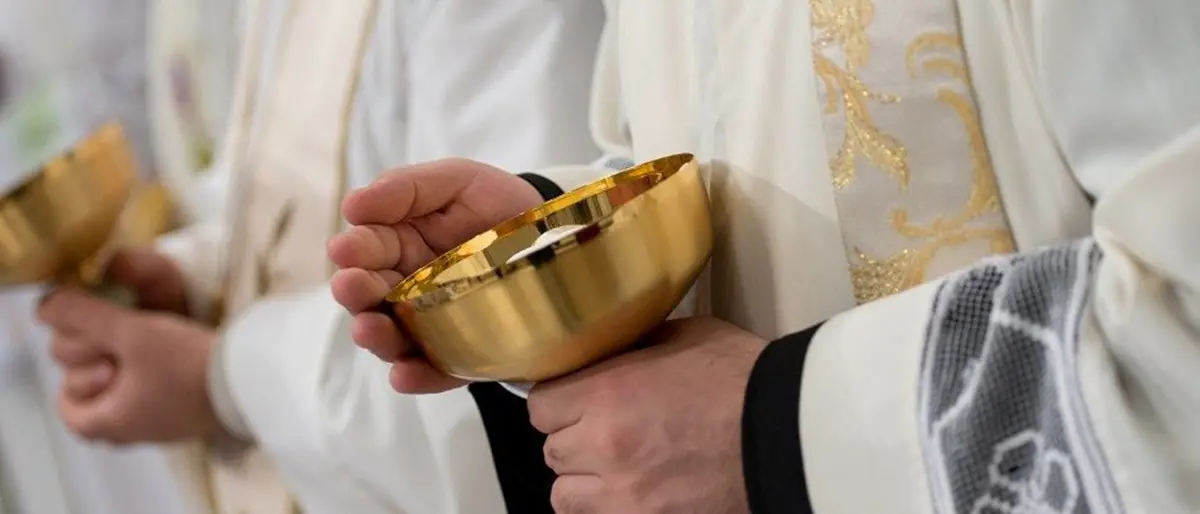 L’emergenza Covid nel Vibonese e quei sacerdoti no vax che predicano contro il vaccino