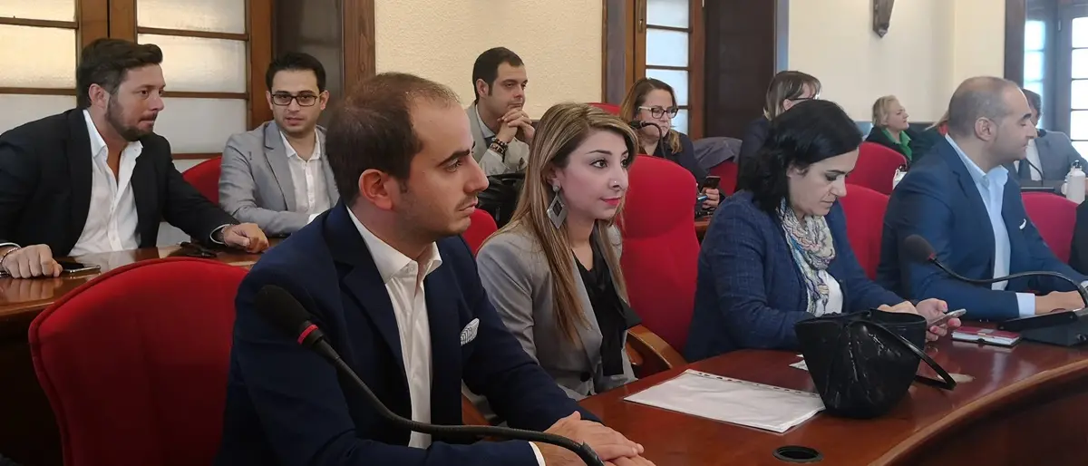 Comune Vibo, la maggioranza alla Pugliese: «Offende chi ha scelto di non fuggire»