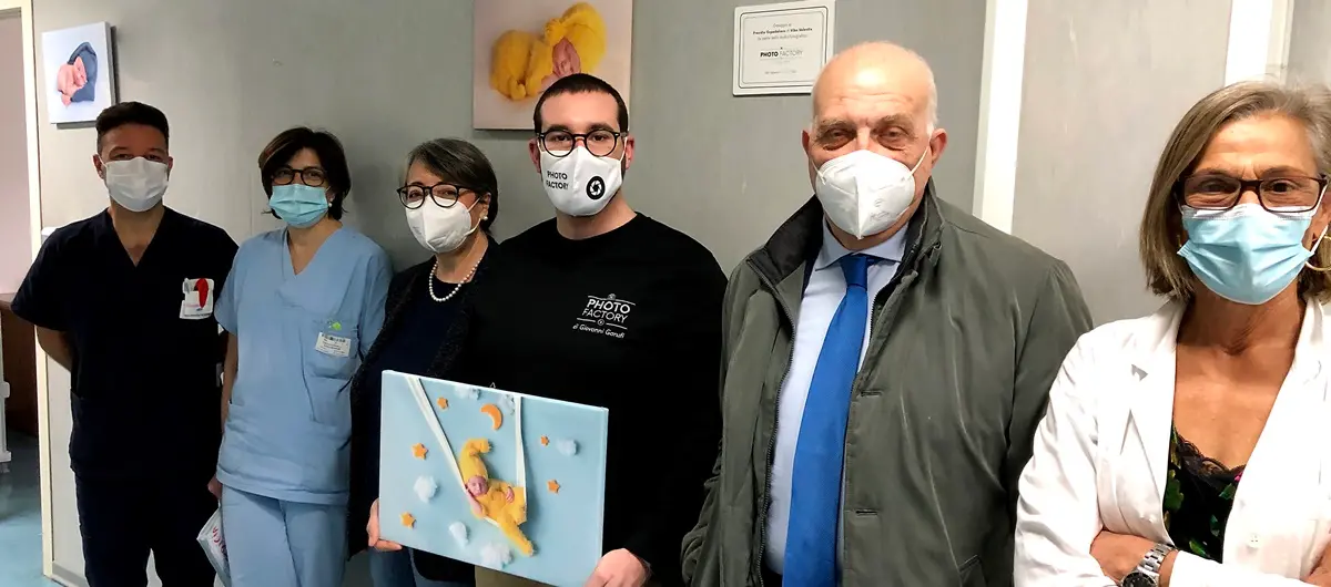 Ospedale di Vibo, donate 22 tele fotografiche per il reparto di Ginecologia
