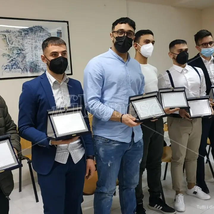Vibo: consegnati gli attestati di merito ai ragazzi di Green bot -Video