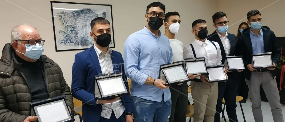 Vibo: consegnati gli attestati di merito ai ragazzi di Green bot -Video