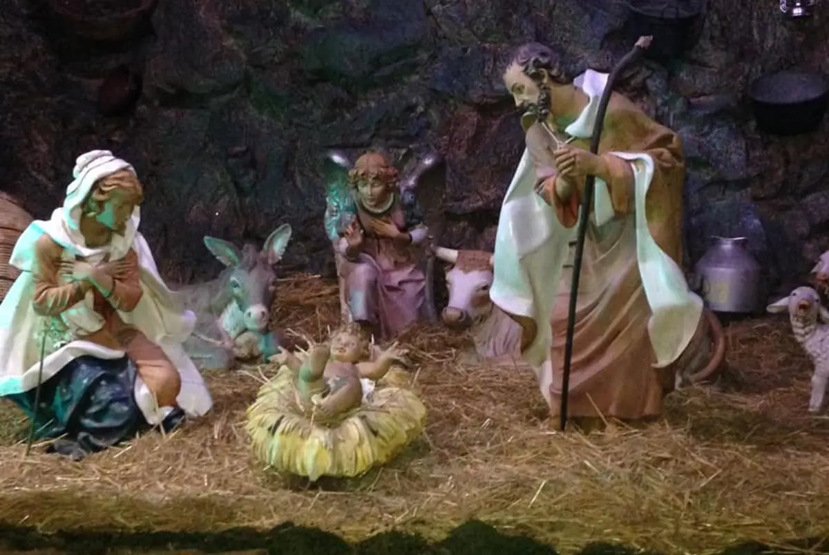Mileto, al via la rassegna natalizia Presepe in casa: il progetto portato avanti dall’associazione intitolata a padre Raffaele De Lorenzo