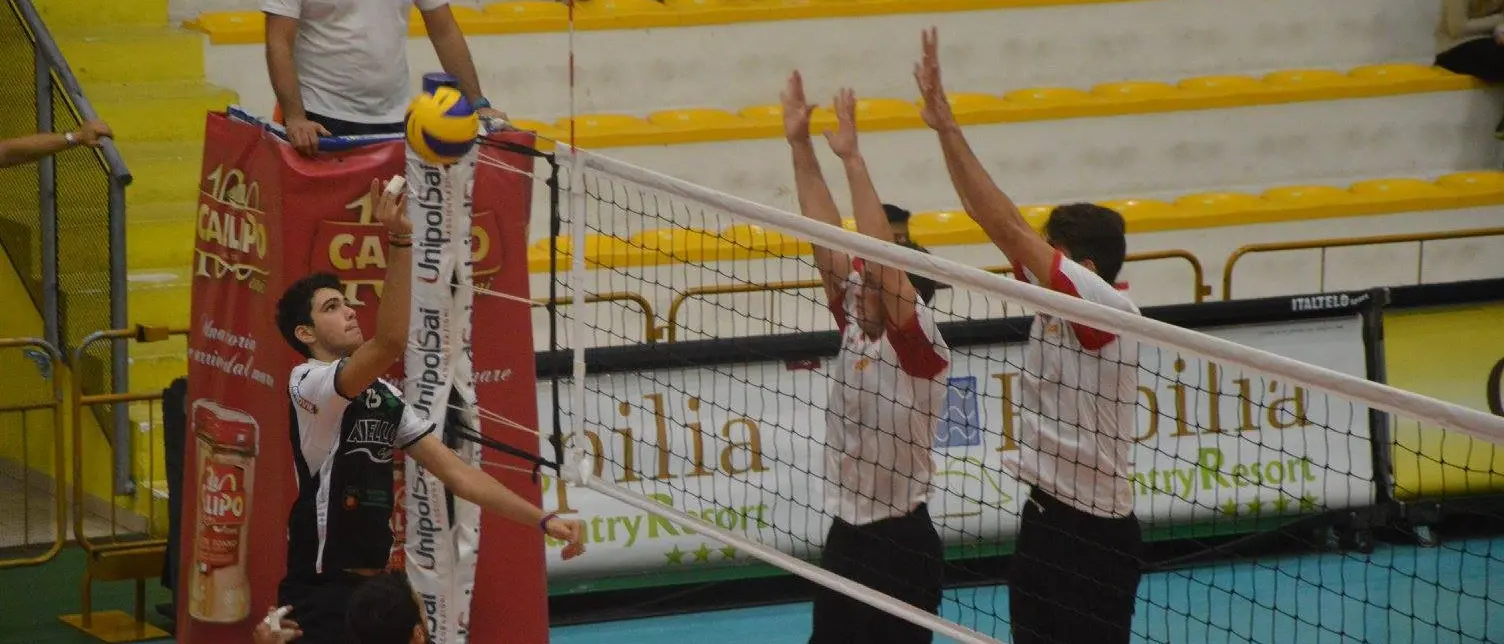 Volley, Vibo si aggiudica l’allenamento congiunto con Corigliano