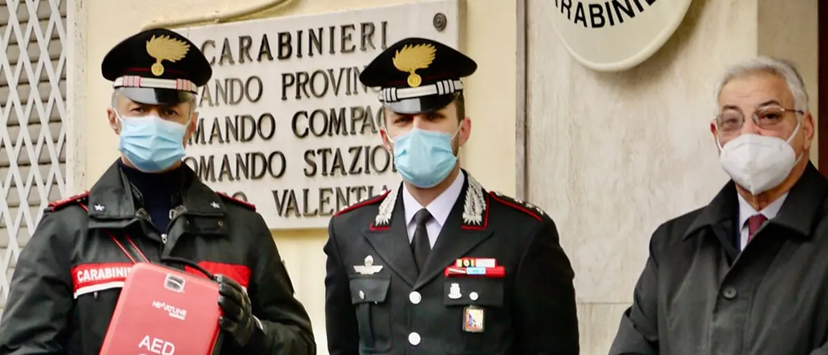 Fondazione Veronesi, la Delegazione vibonese dona un defibrillatore ai carabinieri