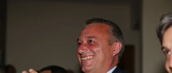 Forza Italia, Salerno affonda la gestione Santelli