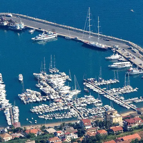 Terrorismo, esercitazione interforze al porto di Vibo Marina