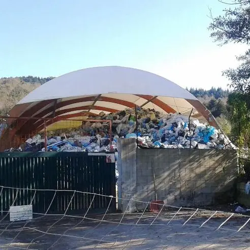 Ispezione all’isola ecologica di Serra S. Bruno. Si valutano eventuali violazioni