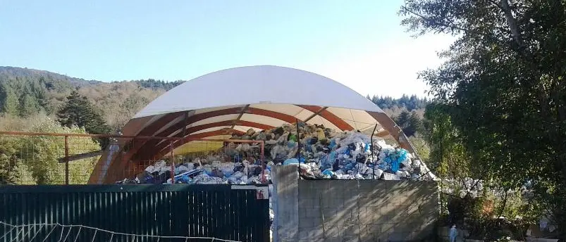 Ispezione all’isola ecologica di Serra S. Bruno. Si valutano eventuali violazioni