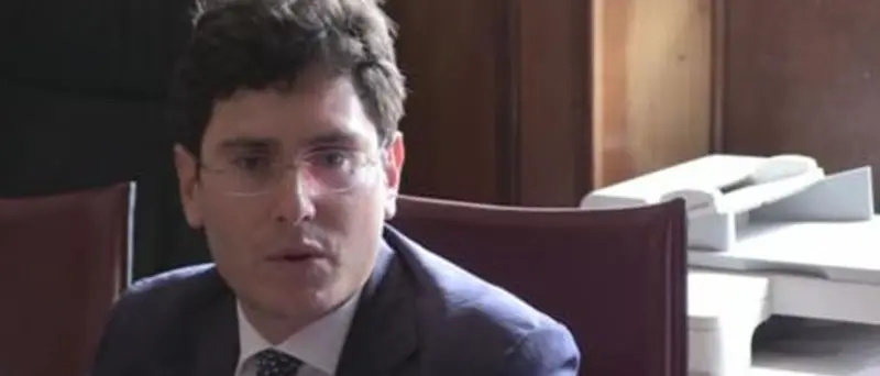 Aumento indennità, Luciano rinuncia e attacca