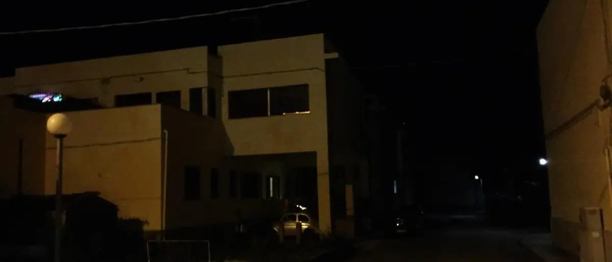 Mileto, cortile esterno quasi al buio e disagi infiniti per gli abitanti delle case Aterp