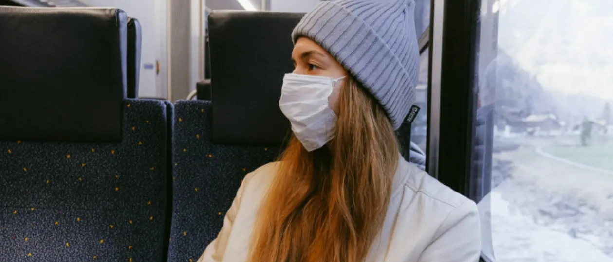 Non c'è Pfizer e salta la dose booster, giovane vibonese rischia di non poter raggiungere in bus la scuola