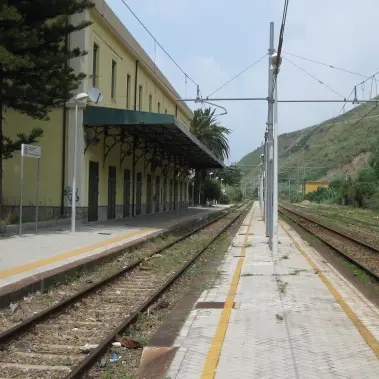 Biglietteria chiusa alla stazione di Vibo-Pizzo, Lo Schiavo: «Si faccia chiarezza sul disservizio»