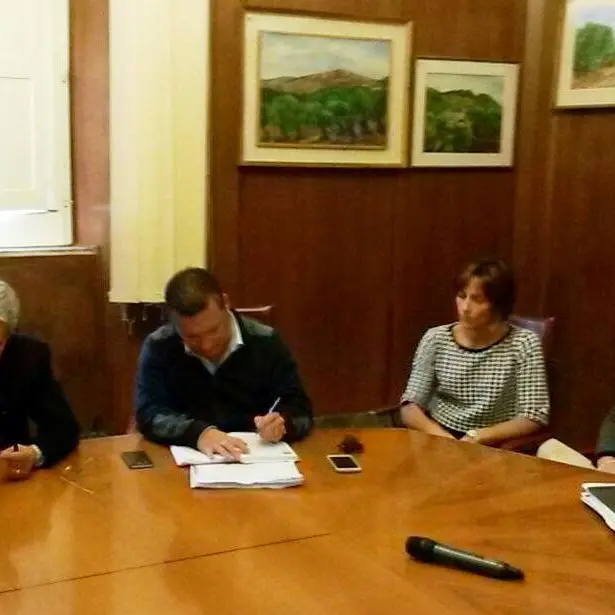 Affonda peschereccio al porto, ancora poco chiare le cause