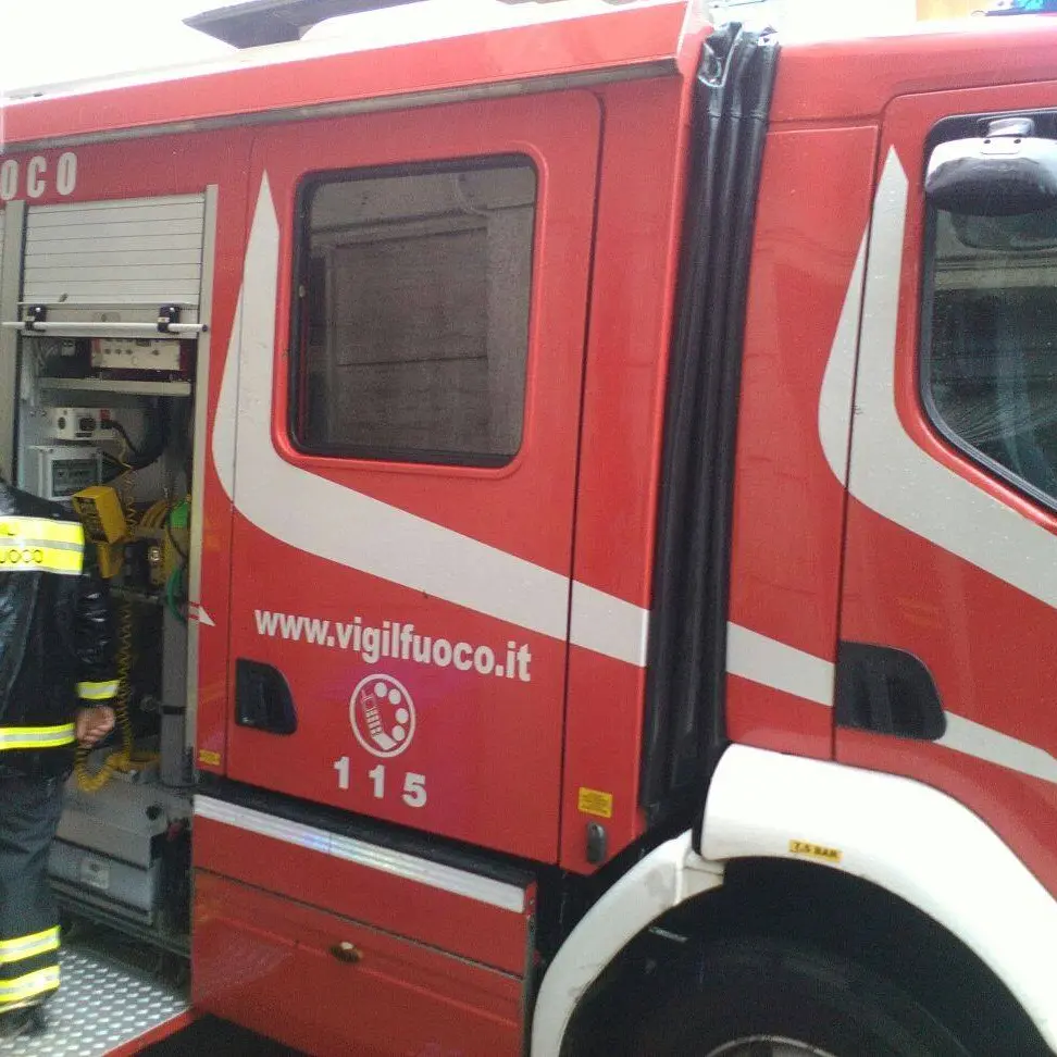 Resta bloccata nella sua casa allagata, anziana salvata a Brognaturo
