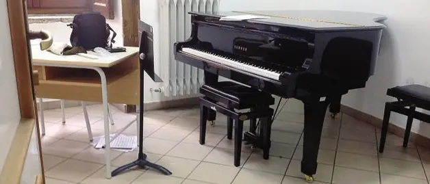 Sparò all’insegnante e amante della figlia, condannata a cinque anni