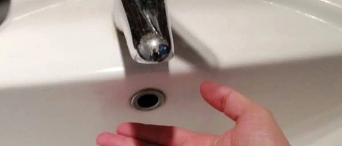 Scuola De Amicis e sede centrale del Conservatorio Torrefranca ancora chiuse per la sospensione della fornitura idrica, problema risolto alla Don Bosco