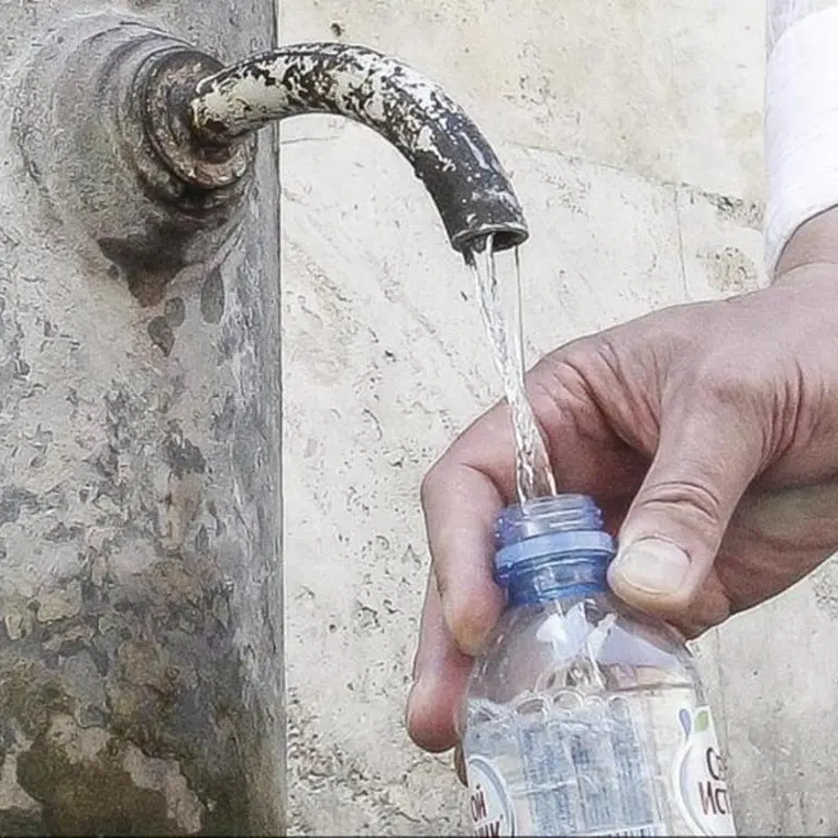 Acqua a Brognaturo: il sindaco ci ripensa sui non residenti, ma solo a causa dell’emergenza idrica