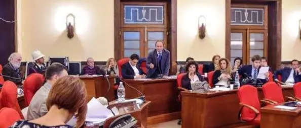 Il Pd stronca Costa: «Chiarisca la posizione di Miceli»