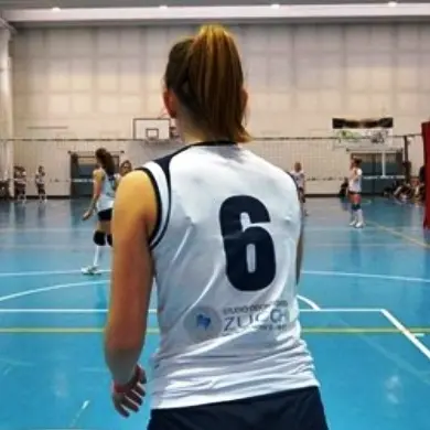 Una schiacciata contro la violenza sulle donne, volley calabrese in prima linea