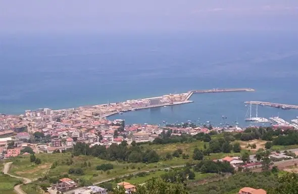 Scoperta casa d’appuntamenti a Vibo Marina, denunciato un ristoratore