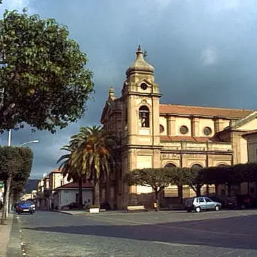 Limbadi, ordinanza di chiusura per lo storico bar di piazza Marconi