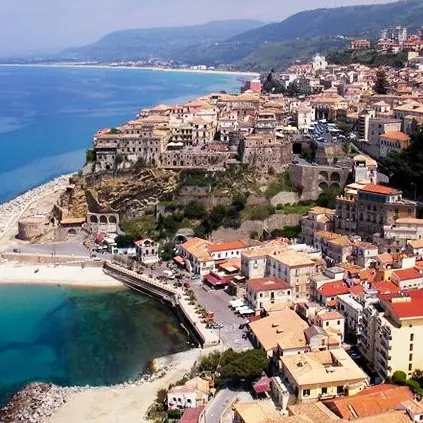 Condizioni del mare a Pizzo, è polemica tra Callipo e Paolillo