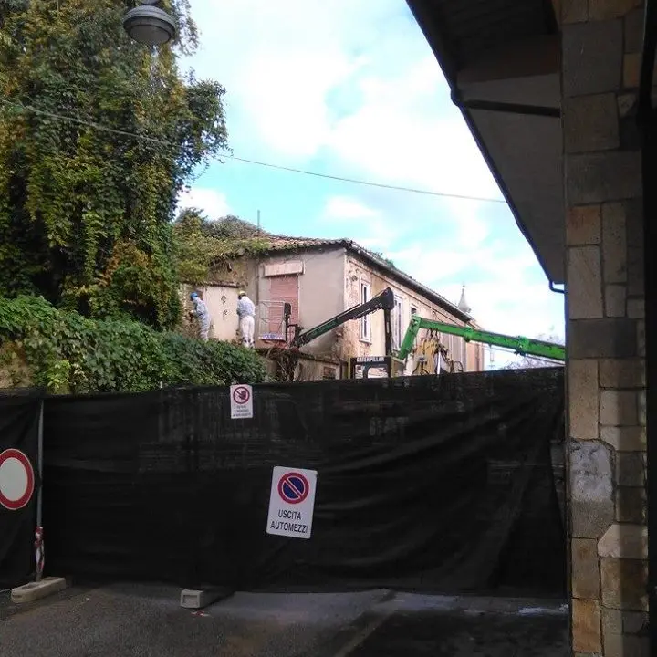 Demolizione del \"palazzo della vergogna\", partiti i lavori
