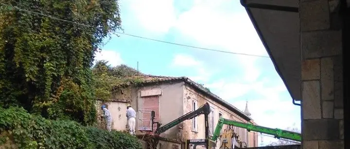 Demolizione del \"palazzo della vergogna\", partiti i lavori