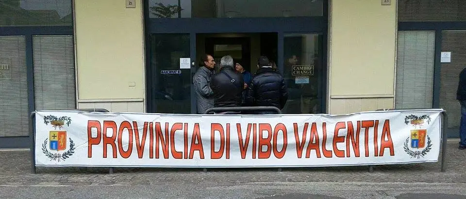 Provincia, sciolto il picchetto alla Monte dei Paschi