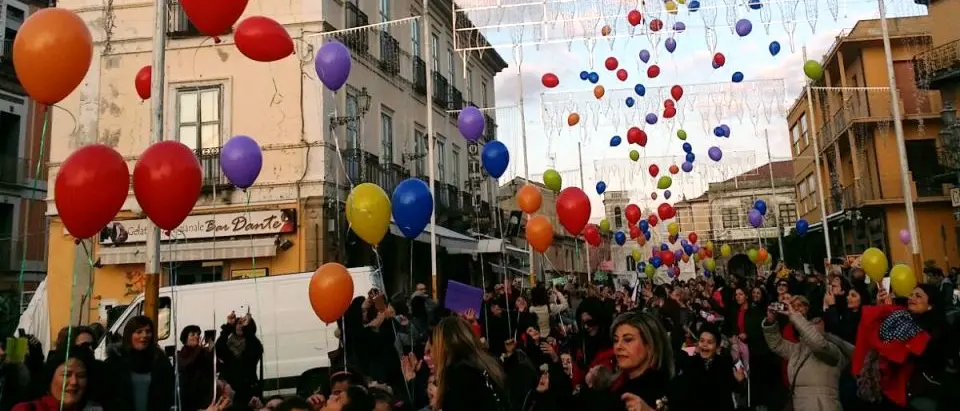 Pizzo, centinaia di bambini alla “Marcia della pace”