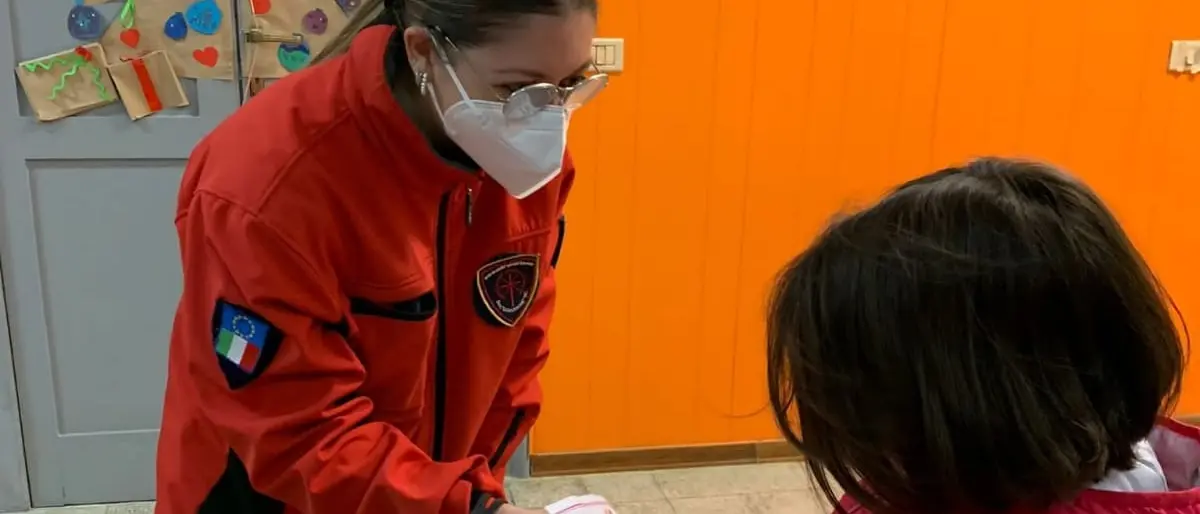 Vaccini anti Covid nelle scuole, somministrazioni a 10mila bambini in 5 giorni