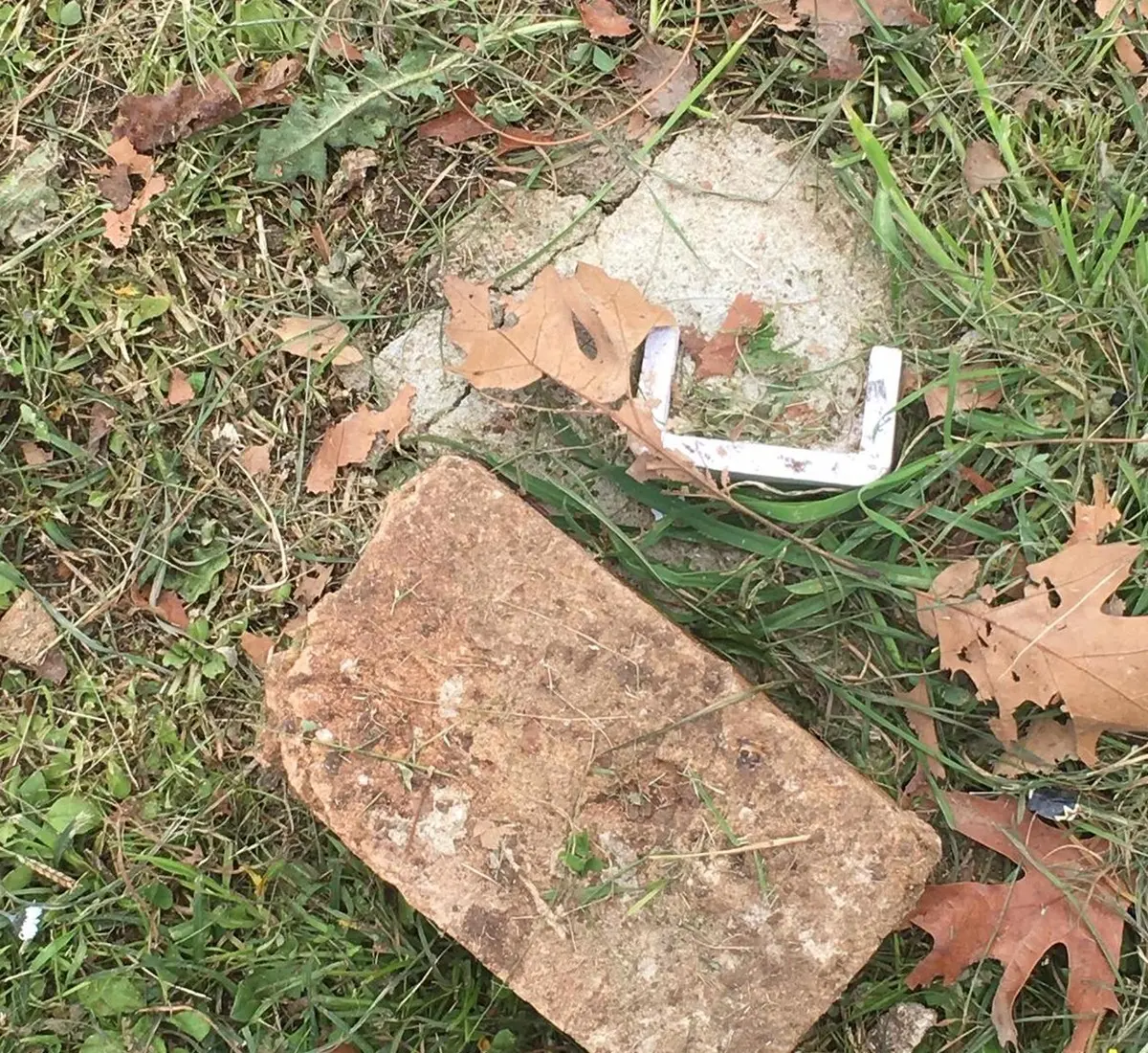 Sant’Onofrio, danneggiato il “Giardino della Memoria” dedicato alle vittime Covid