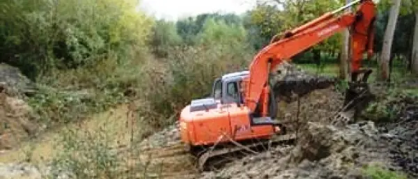 Lavori abusivi lungo il Mesima, due denunce a Stefanaconi