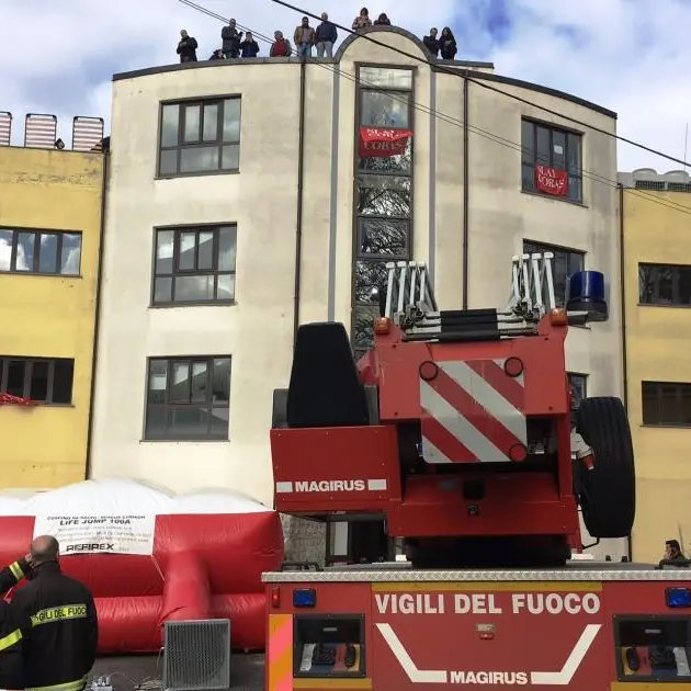 Parco delle Serre, i manifestanti lasciano il tetto