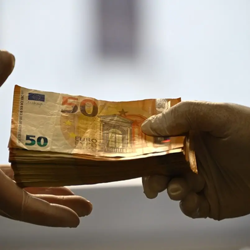 Vibo, mazzetta di mille euro per oliare pratiche Inail per 23mila: le accuse della Procura all’imprenditore Giuseppe D’Amico