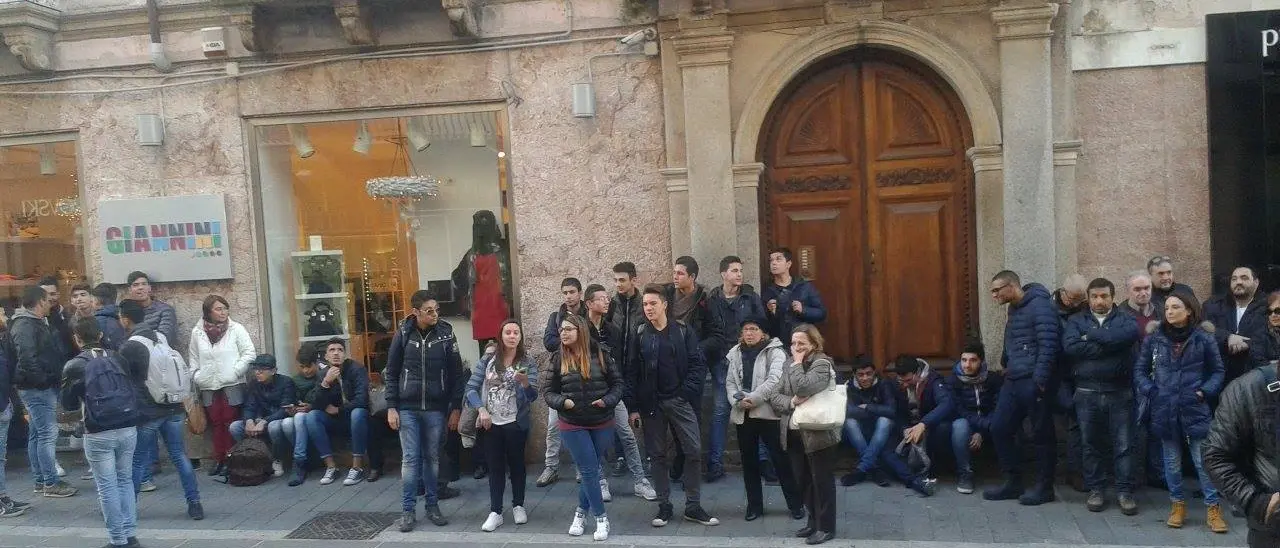 Provincia, schiarita all’orizzonte. I lavoratori interrompono la protesta