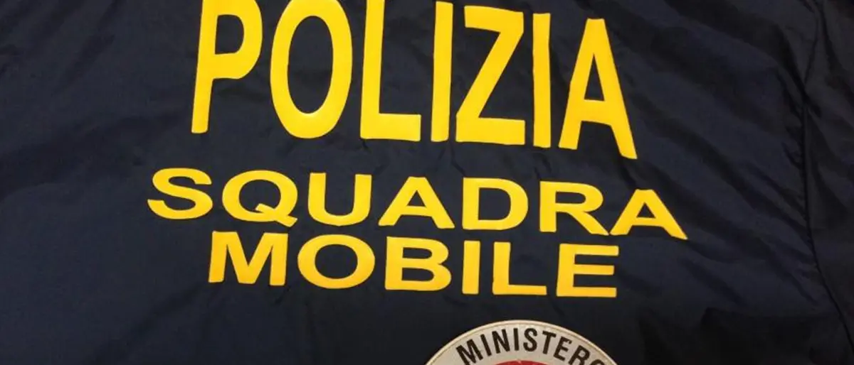 Perseguita la sua ex fidanzata: la polizia di Vibo gli notifica il divieto di avvicinamento
