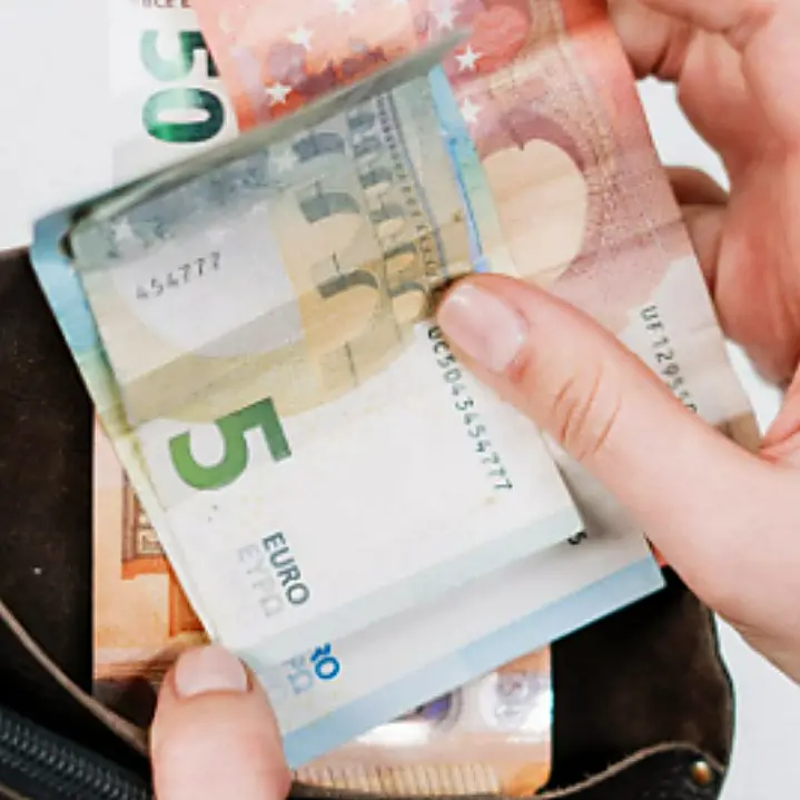 Covid, l’amarezza di una famiglia vibonese: «Costi dei tamponi? Tutto sulle nostre spalle»