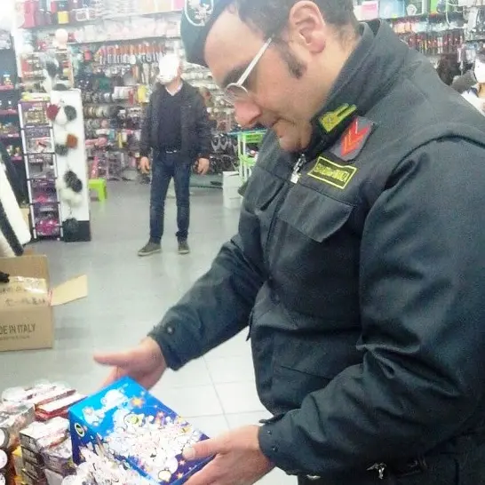 Fuochi d’artificio e prodotti pericolosi sequestrati a Vibo