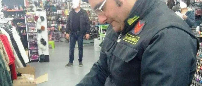 Fuochi d’artificio e prodotti pericolosi sequestrati a Vibo