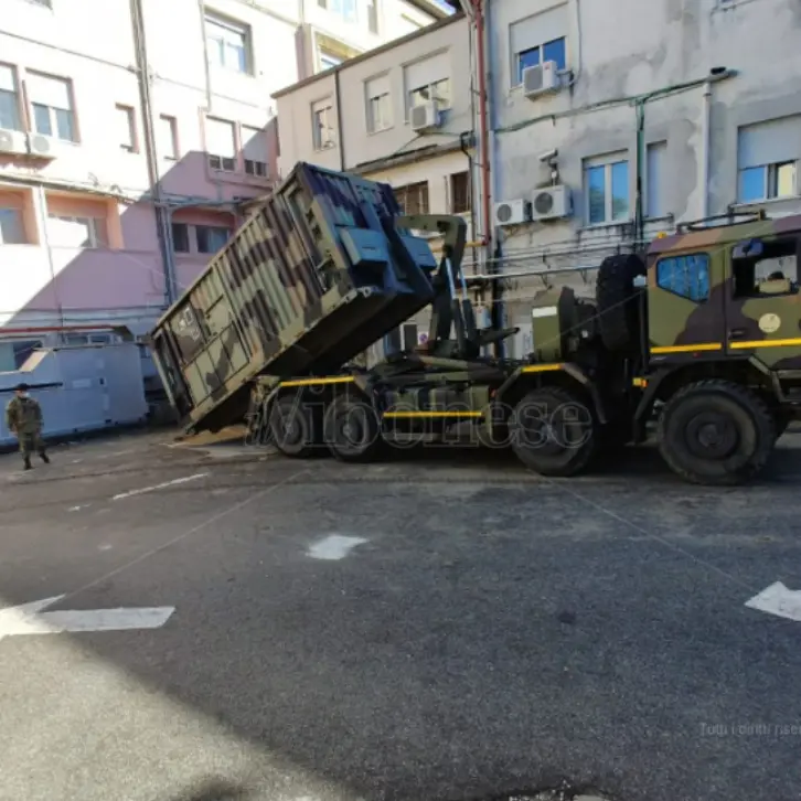 Covid Vibo, l’Esercito allestisce un laboratorio mobile: si potranno processare 400 tamponi al giorno